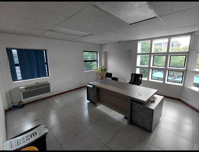 147M² OFFICE TO LET IN VORNA VALLEY